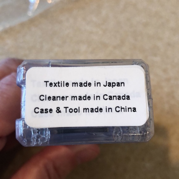 NWT Calvin Klein glasses care kit - Picture 16 of 16